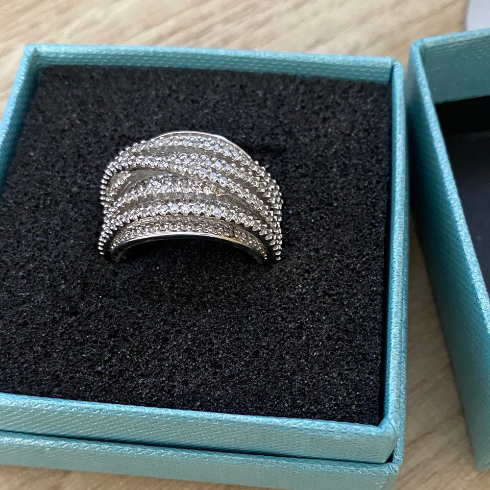 Elegant Silver Women's Ring
